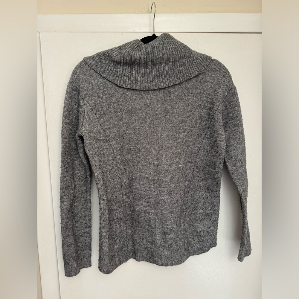 EXPRESS Grey cropped turtle neck sweater size XS